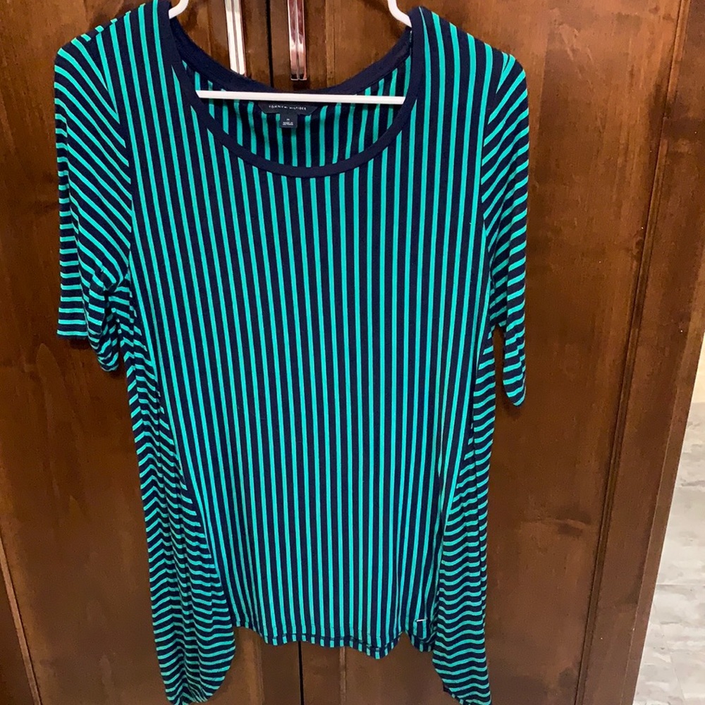 Tommy Hilfiger stripe shirt size M. Longer on sides of shirt than middle!!